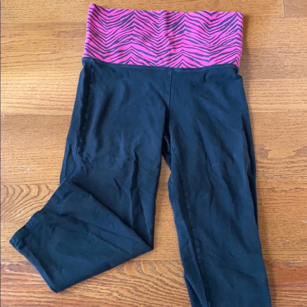 Knee length tight pants